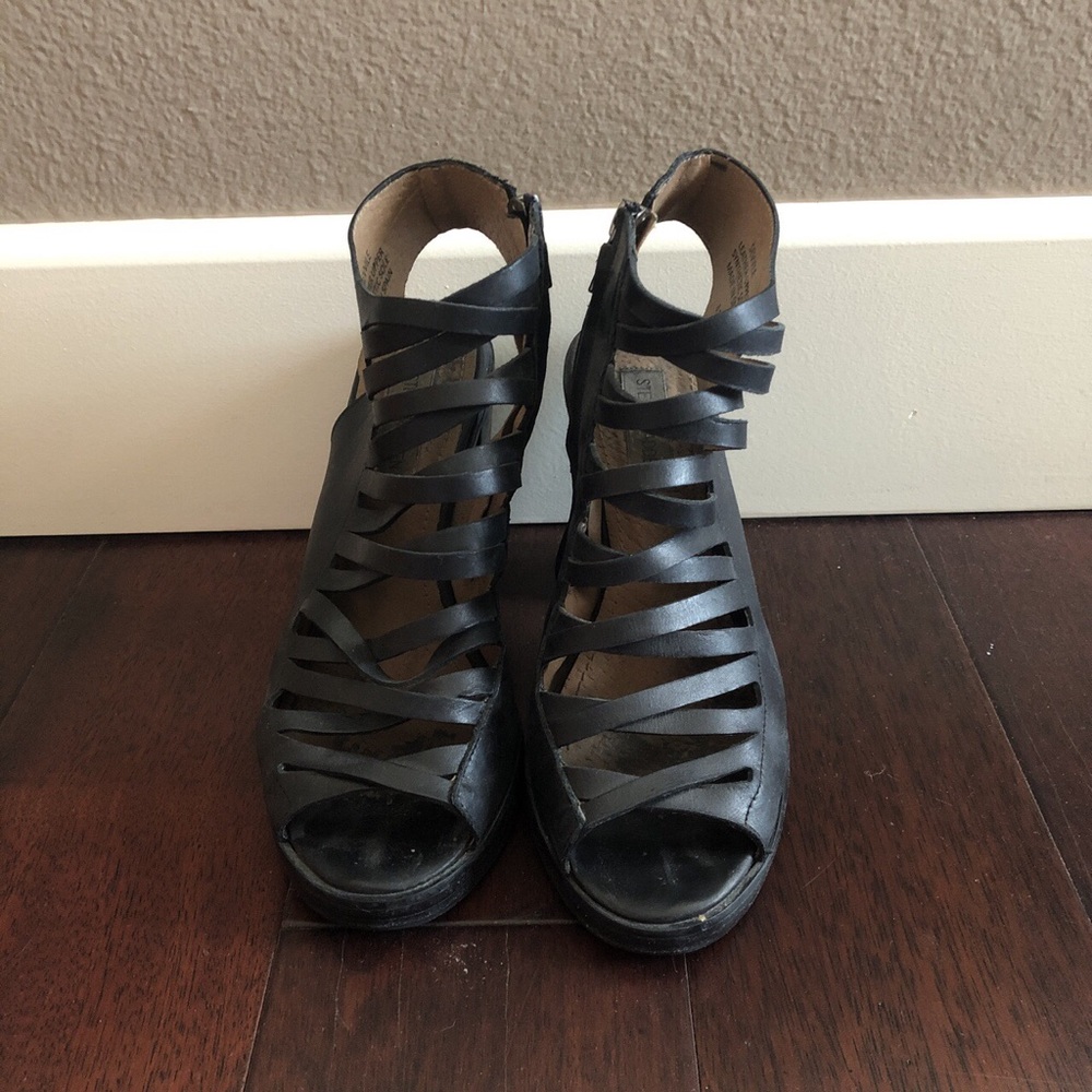 Steve madden heeled sandals